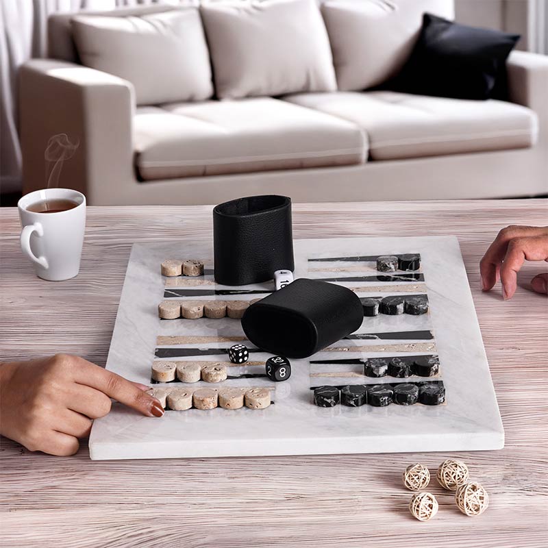 BACKGAMMON