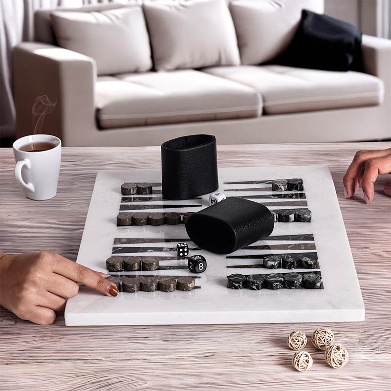 BACKGAMMON