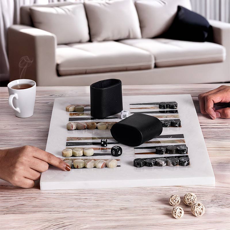 BACKGAMMON